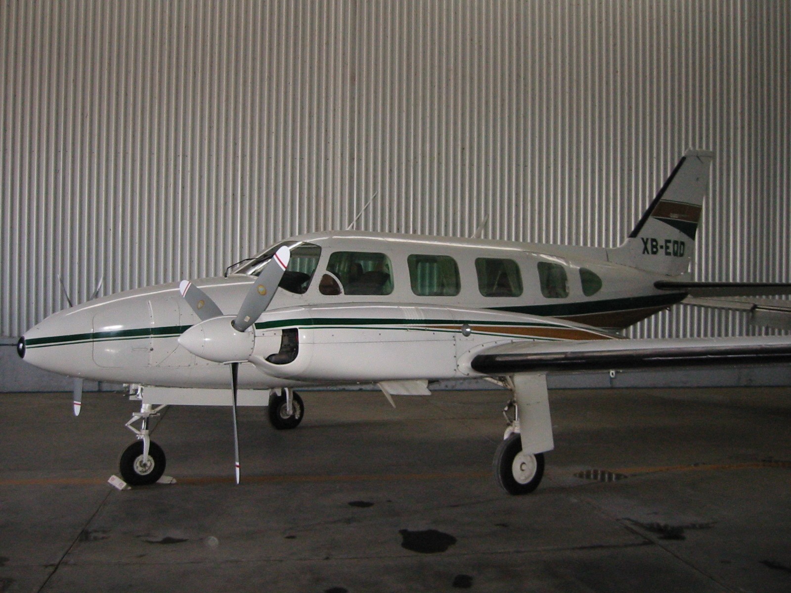 Glo-con cars : Anuncios sobre Aviones, aeroplanos, helic�pteros, biplanos para la venta y alquiler en el portal airplanes.glo-con.com y directorio de Aviones, aeroplanos, helic�pteros, biplanos para la venta y alquiler. - Photo five