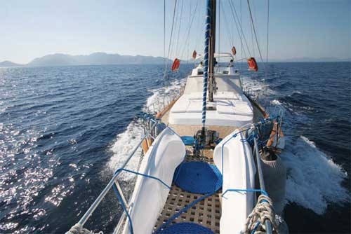 Glo-con cars : P�gina de listado con informaci�n sobre yates barcos naves en venta y listados de ch�rter. - Photo five