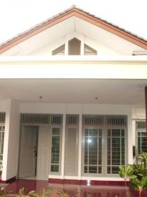 'For Rent House' - Photo one