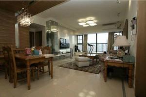 'Senior renovated and fully furnished.' - Photo one