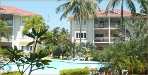 'Luxury rental condo with garden ' - Photo one