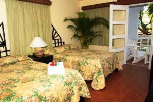 'One bedroom apartment, direct beach location' - Photo one