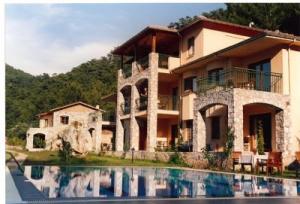 'Boutique hotel in paradise ' - Photo one