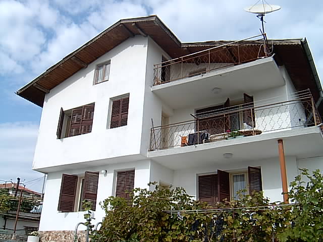The perfect terraced house facing unobstructed sea view in residential area - Photo one