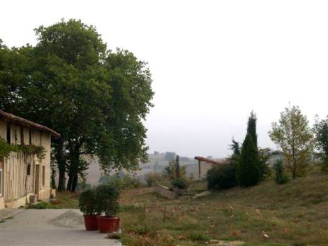 Farm of the 17th century, with big character restored - Photo two